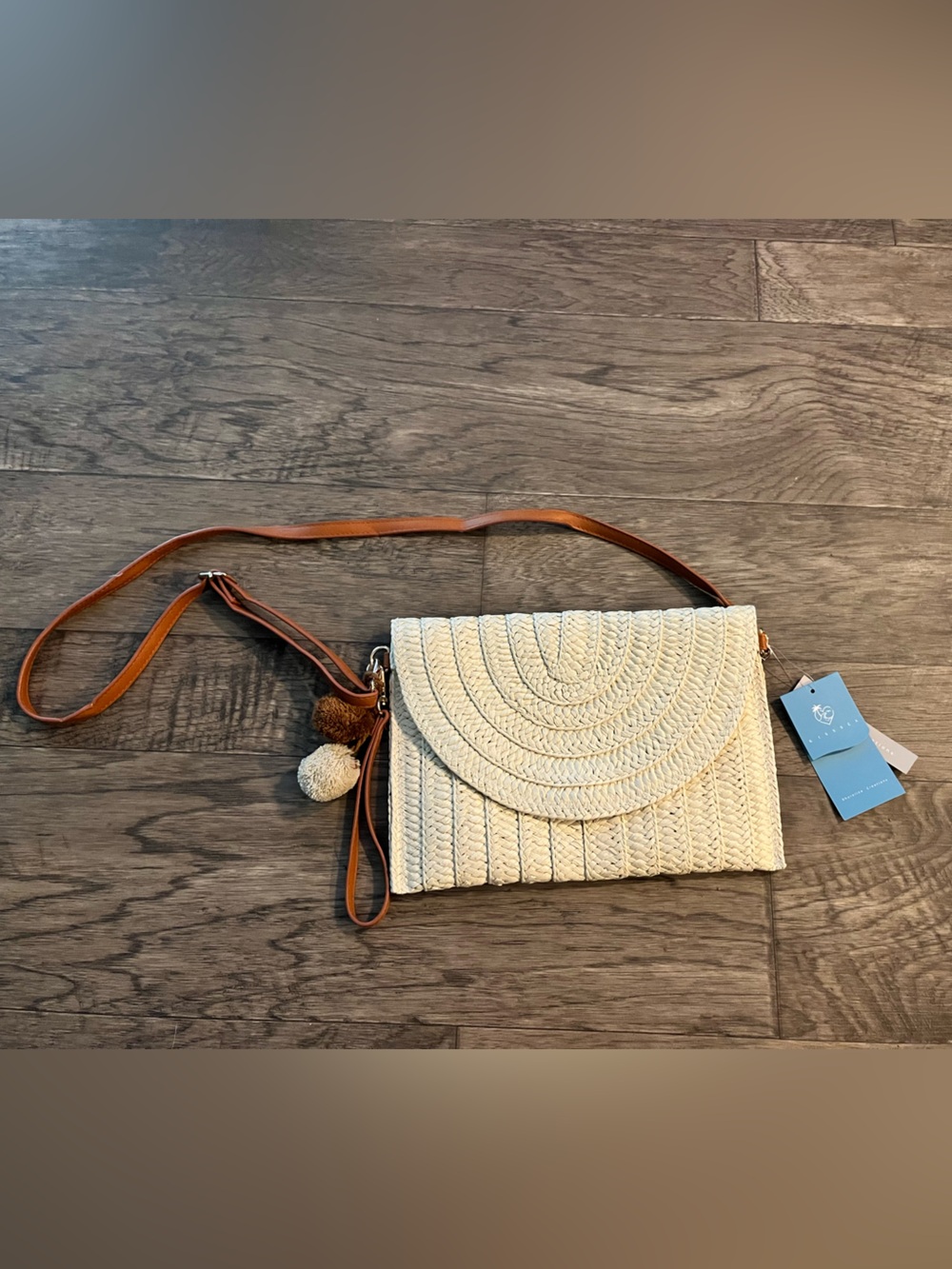 Kiss Sea Straw Clutch Bag